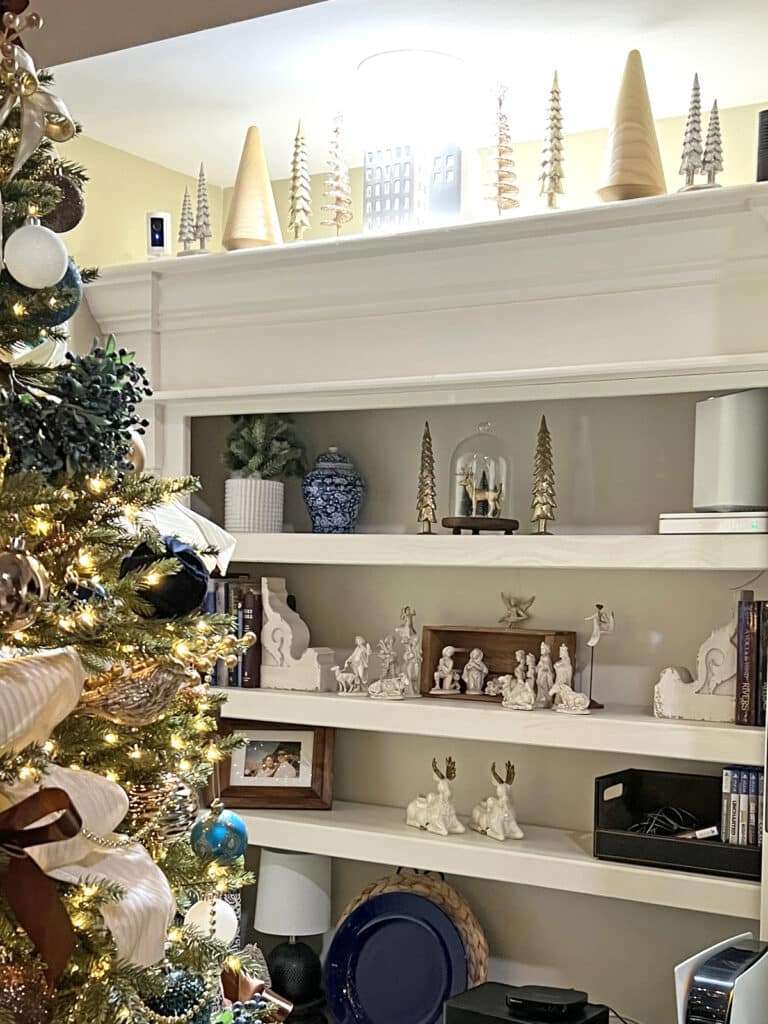 Christmas Shelf Decor