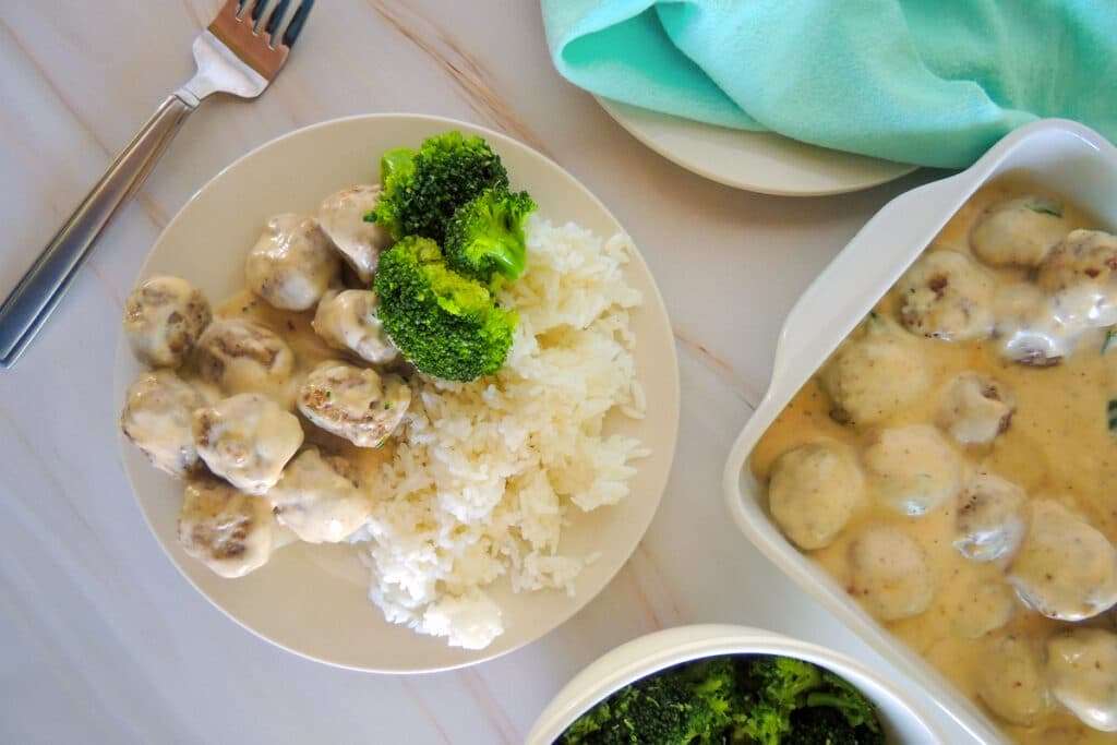 Meatballs with Rice and Gravy