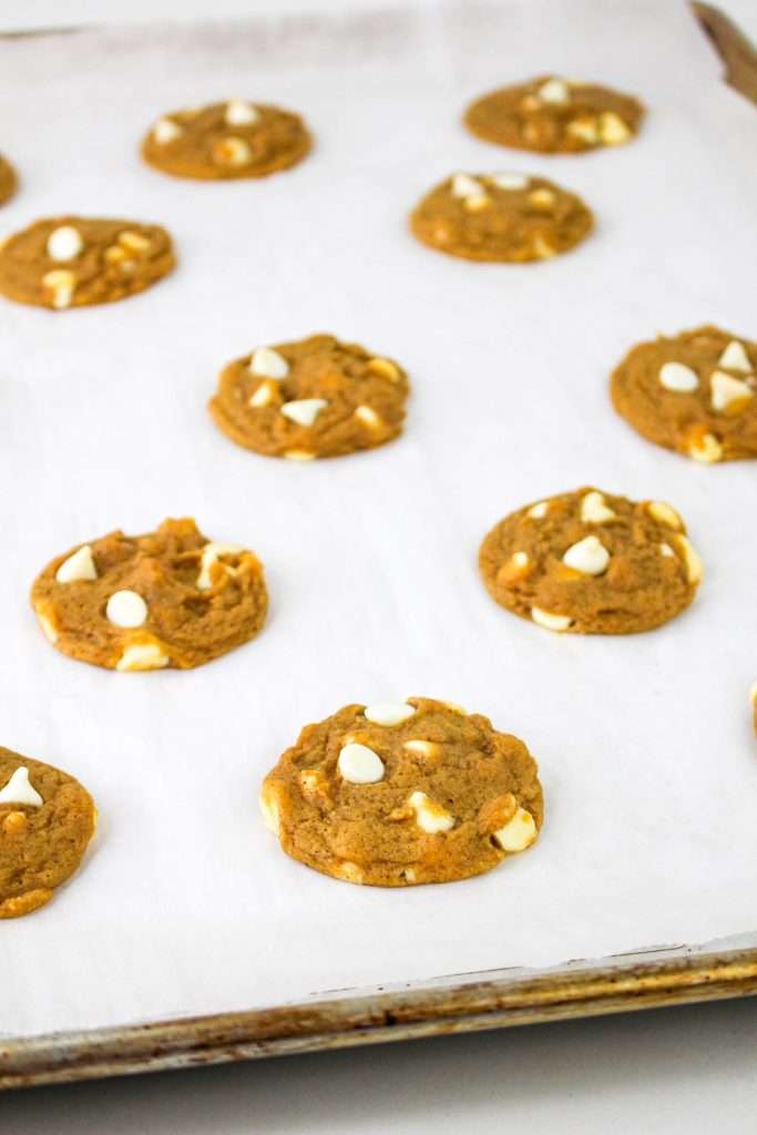Allow to cool for 5 minutes on the baking sheet