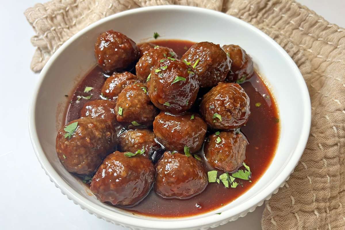 Meatballs with Grape Jelly and Chili Sauce