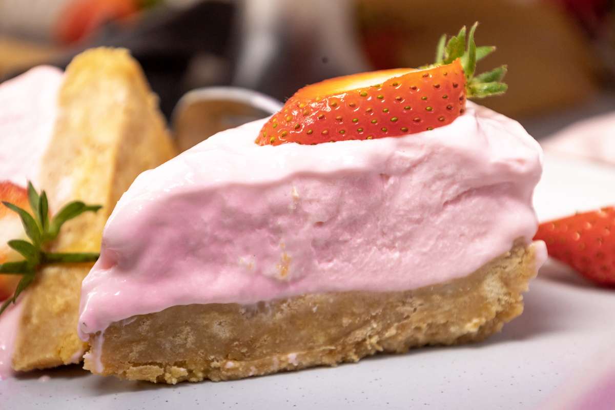 No Bake Strawberry Cheesecake