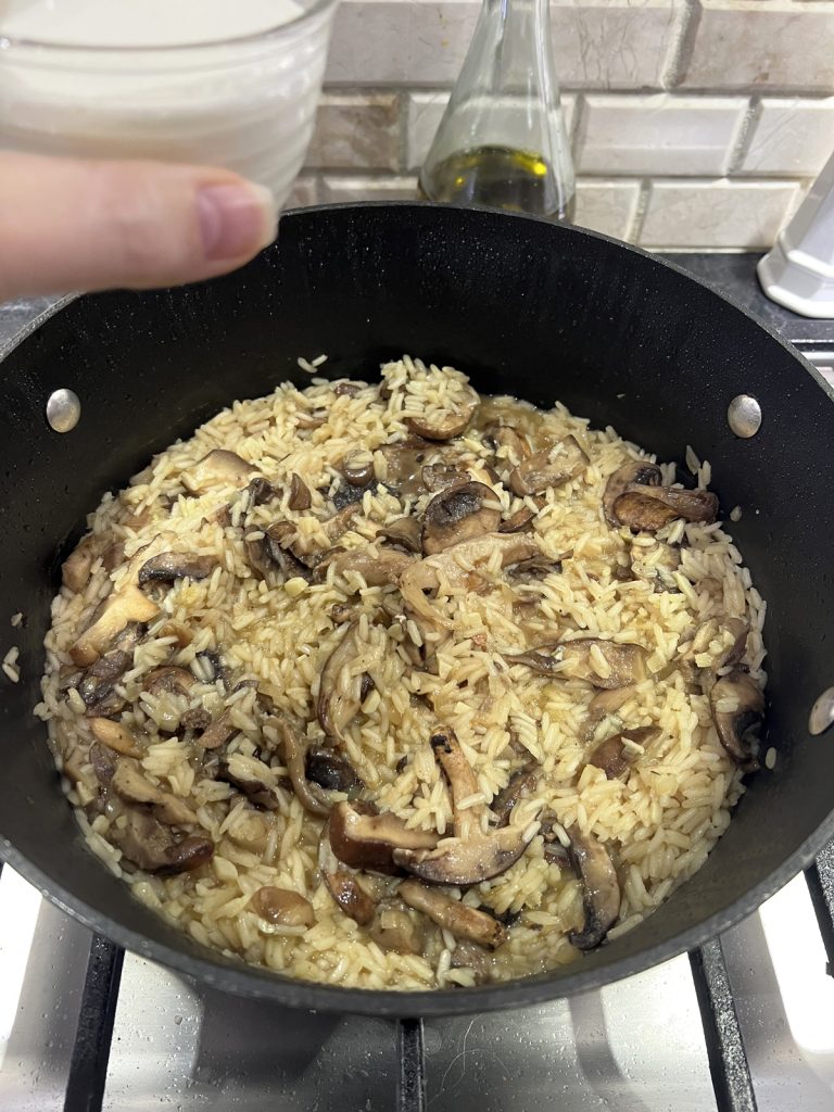 Remove chicken pieces and stir.