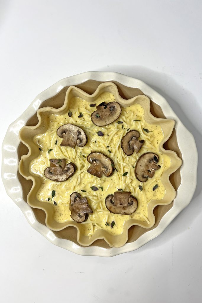 Top with reserved mushroom slices.