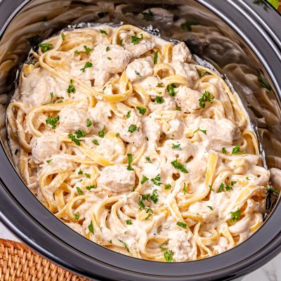 Slow Cooker Chicken Fettuccine Alfredo