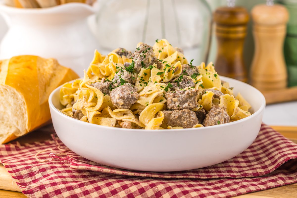 Slow Cooker Beef and Noodles